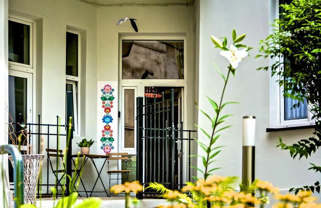 Studio z ogrodem przy Starej Zajezdni-1