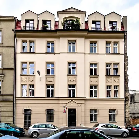 Studio z ogrodem przy Starej Zajezdni-3